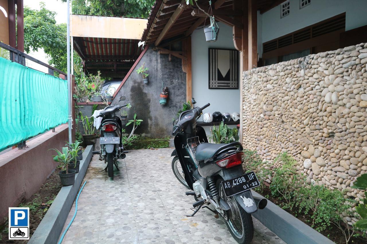 Kembar Guesthouse Yogyakarta Bagian luar foto